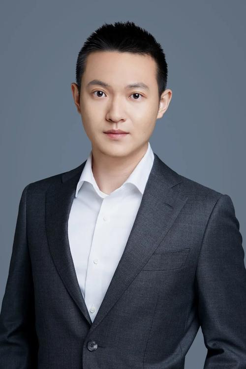 华玉钟绍宸:自研智能驾驶底层技术,推进基础软件量产